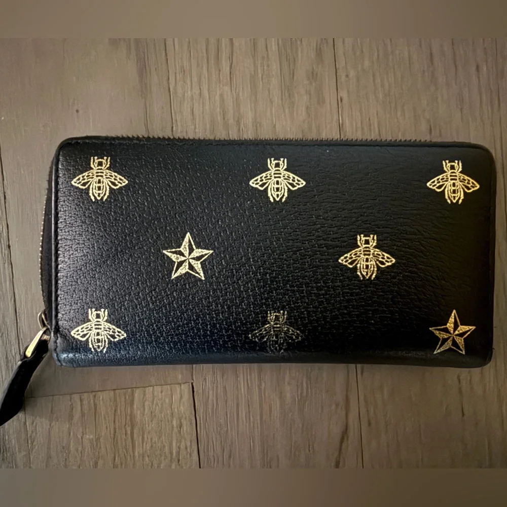 Gucci Black Leather Gold Bee and Star Long Zip Wallet with COA - Picture 1 of 13
